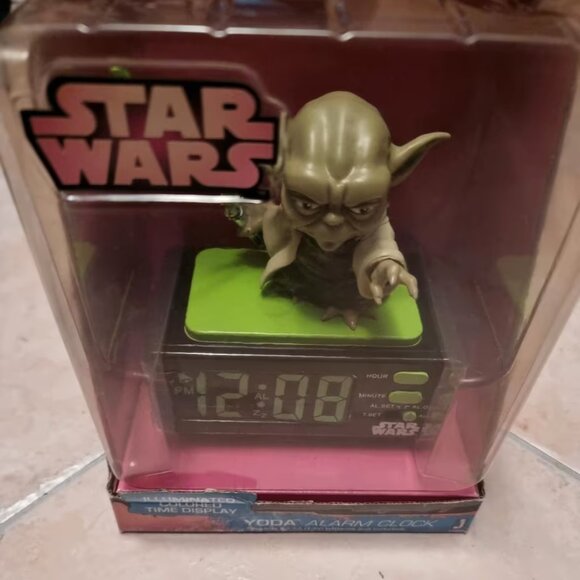 Lucas Film Yoda Alarm Clock w Light Saber 5" across Tested/Working *no box* - Picture 12 of 13
